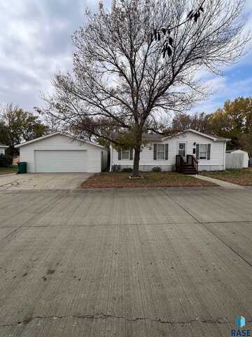 901 Mallard Pl, Sioux Falls, SD 57107