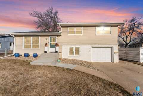 1708 S Riverdale Rd, Sioux Falls, SD 57105