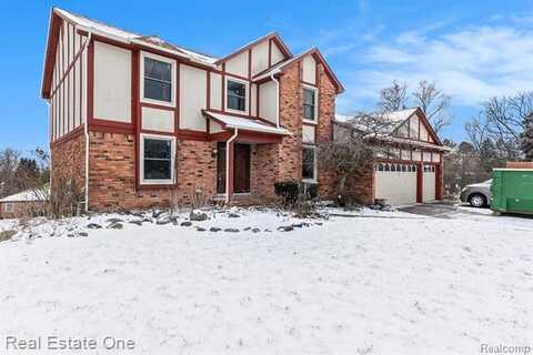 277 STONETREE Circle, Rochester Hills, MI 48309