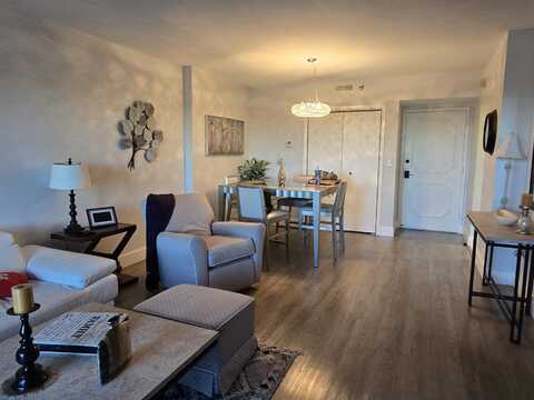 4001 Hillcrest Drive, Hollywood, FL 33021