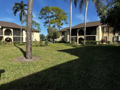 441 Pine Glen Lane, Greenacres, FL 33463