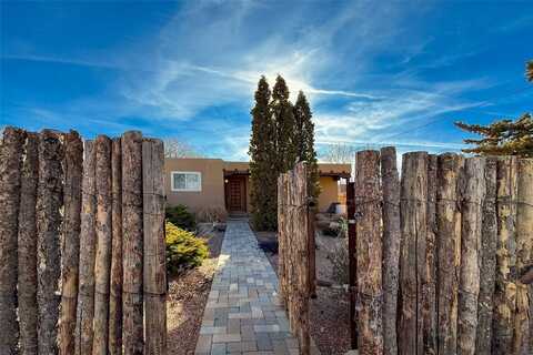 222 E Houghton Street, Santa Fe, NM 87505