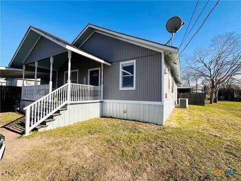 207 Dayly Street, Yoakum, TX 77995