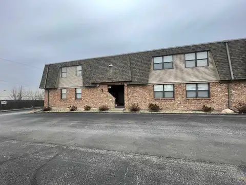 2837 SW Prairie RD, Topeka, KS 66614