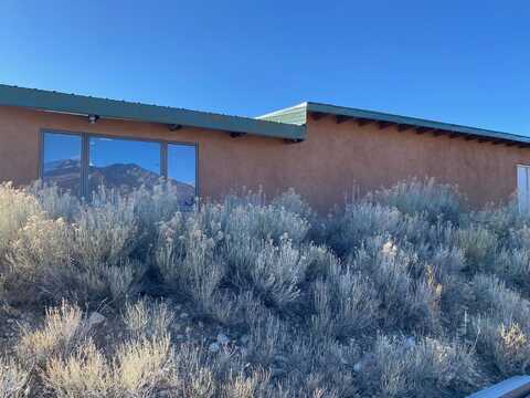 3 Llama Rd, El Prado, NM 87529