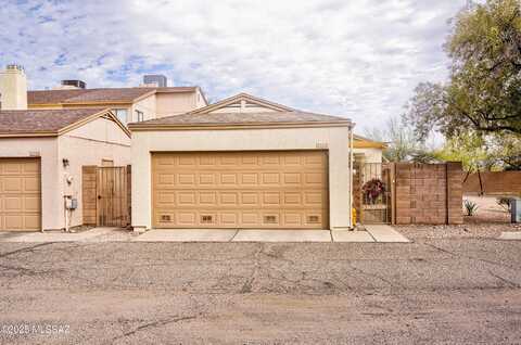 2552 N Ironwood Ridge Drive, Tucson, AZ 85745