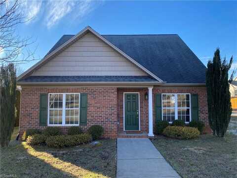 5810 Brakenwood Lane, Pfafftown, NC 27040