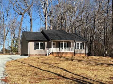 2719 Tanglewood Lane, Asheboro, NC 27205