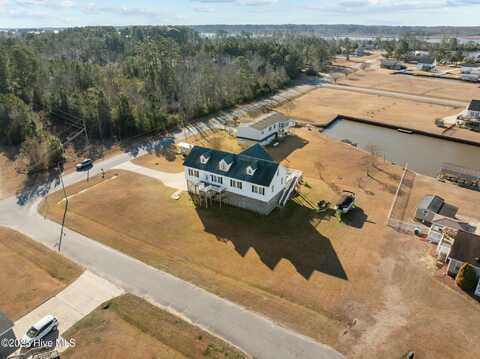 280 Bay Lake Drive, Chocowinity, NC 27817