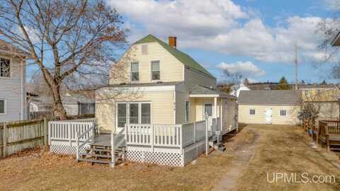 614 W B, Iron Mountain, MI 49801