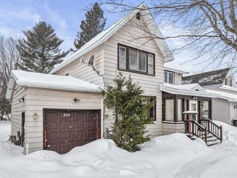 225 Kearsarge, Laurium, MI 49913