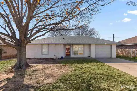 1212 RICHLAND STREET, Iowa Park, TX 76367