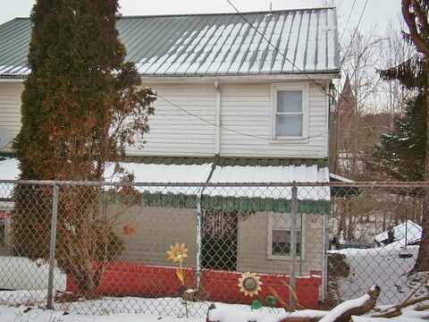 12 Walnut St, Ellsworth, PA 15423