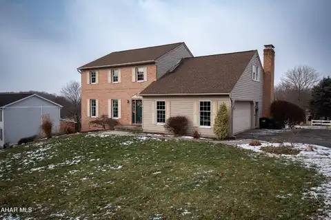 215 Bonnie Lane, Hollidaysburg, PA 16648