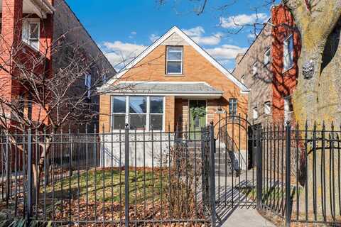 3090 N. Haussen Court, Chicago, IL 60618