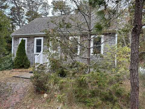 16 Warren Street, Wellfleet, MA 02667