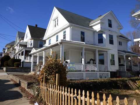 25 East 9th Street, Derby, CT 06418