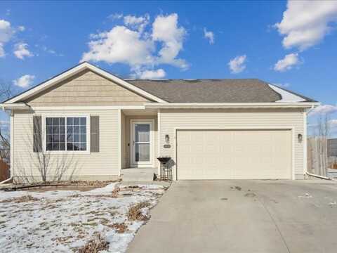 4523 E 48th Street, Des Moines, IA 50317