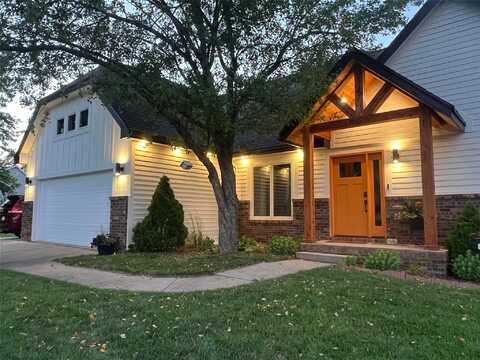 9933 Tanglewood Drive, Urbandale, IA 50322