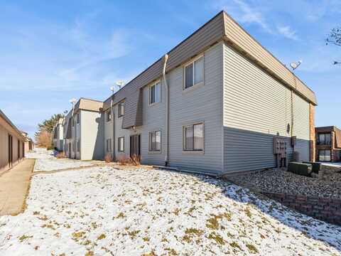 4749 Woodland Avenue, West Des Moines, IA 50266