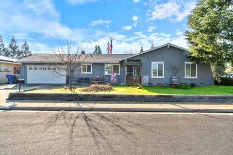 2026 Mitchell Avenue, Clovis, CA 93611