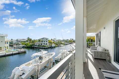 96 W Plaza Del Sol, Lower Matecumbe, FL 33036