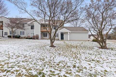 178 Hunters Lane NE, Rockford, MI 49341