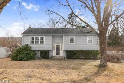 22 Slope Dr, Mansfield, NJ 07840