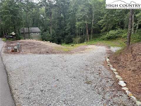 42 Ivy Road, Newland, NC 28657