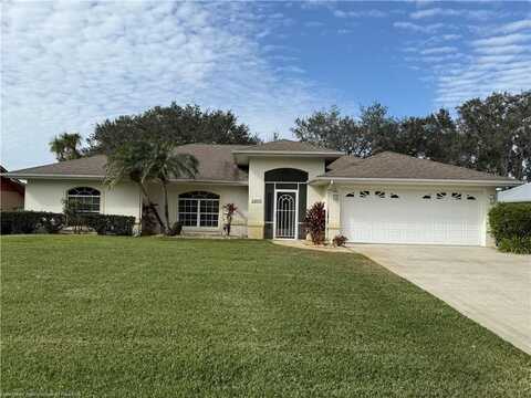 3305 Country Lake Drive, Sebring, FL 33876