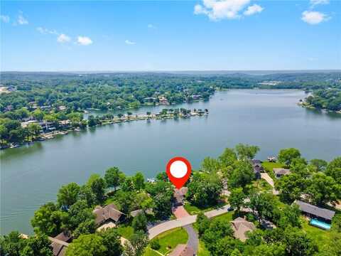 7811 NW Potomac Avenue, Weatherby Lake, MO 64152