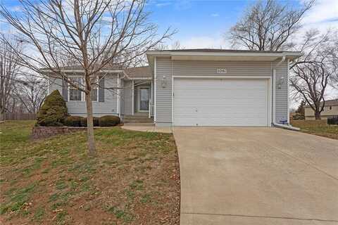 5201 NW Primrose Court, Blue Springs, MO 64015