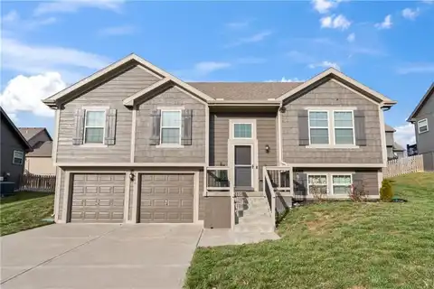 8926 NE 116th Place, Kansas City, MO 64157