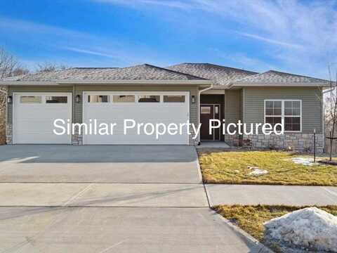 1225 Covered Wagon Dr, IowaCity, IA 52240