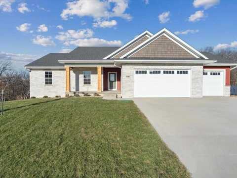 1193 Kona Cir, Coralville, IA 52241