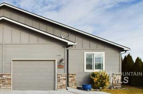 1660 NE Cinder Loop, Mountain Home, ID 83647