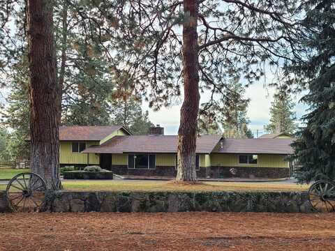 3706 Evergreen Drive, Klamath Falls, OR 97603