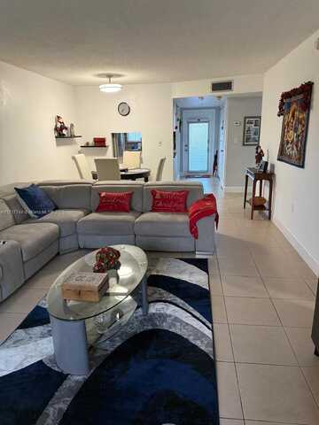 2900 N Pine Island Rd, Sunrise, FL 33322