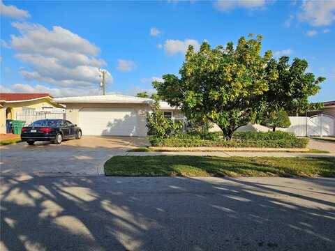 11201 NW 59th Ct, Hialeah, FL 33012