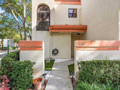 3400 Emerald Oaks Dr, Hollywood, FL 33021