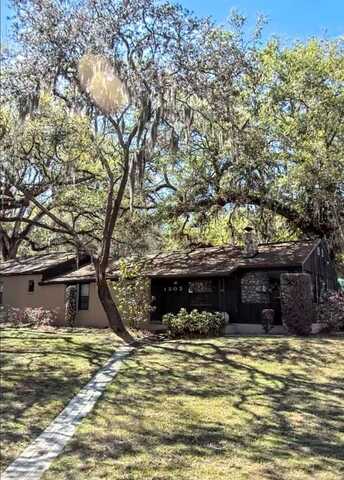 1505 E PARK CIRCLE, TAMPA, FL 33610