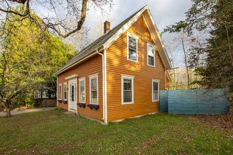 646 West Street, Rockport, ME 04856