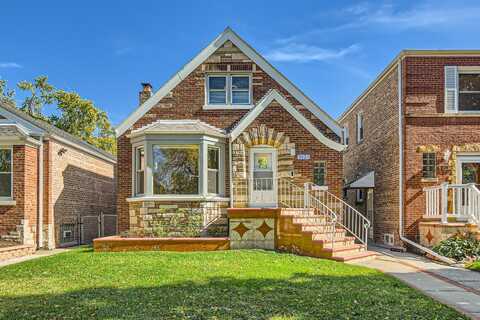 8021 S Maplewood Avenue, Chicago, IL 60652