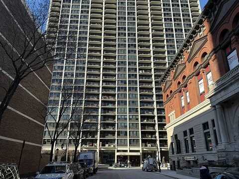 1560 N Sandburg Terrace, Chicago, IL 60610