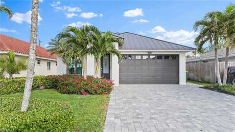 561 94th, NAPLES, FL 34108