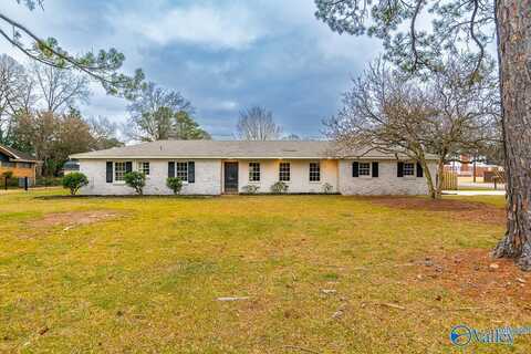 2417 Stratford Road, Decatur, AL 35601