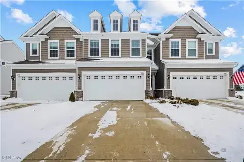 684 Harbour Town Court, Avon Lake, OH 44012