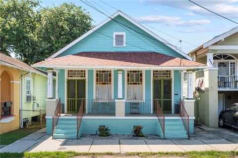 1713 ROUSSELIN Drive, New Orleans, LA 70119