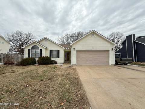 1118 Country Side Drive, Webb City, MO 64870