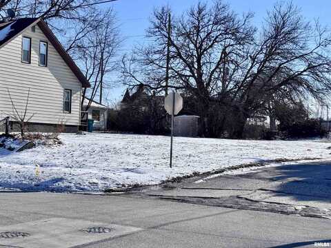 431 W CALHOUN Street, Macomb, IL 61455